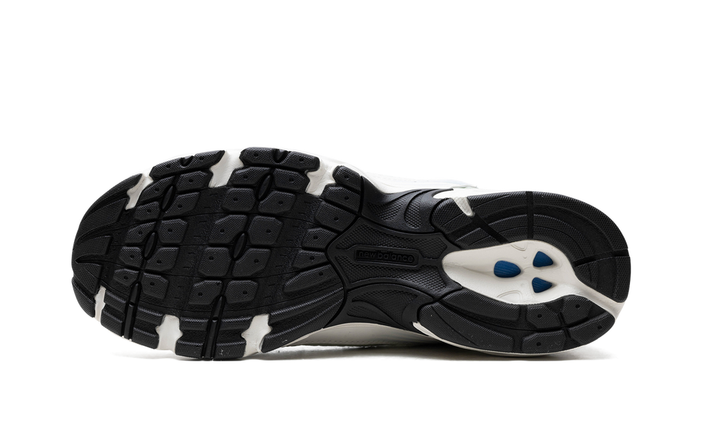 530 "White / Blue" MR530ZO