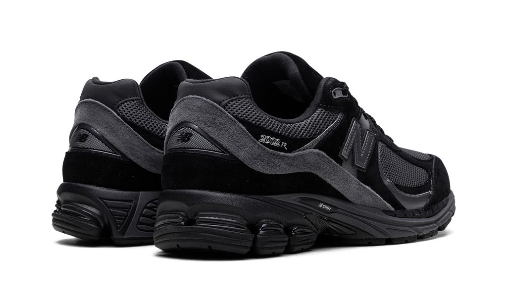 2002R "Black Magnet" M2002RBL